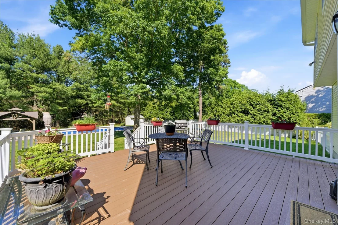 Photo of 9 Ridgefield Drive