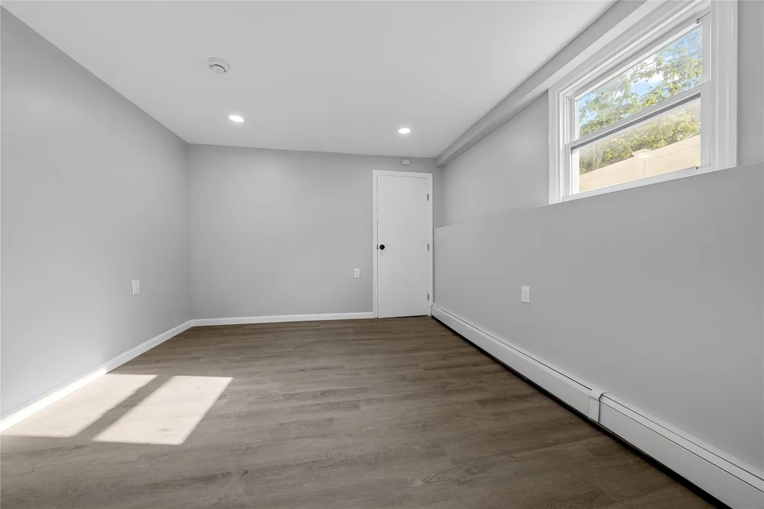 Photo of 38 Moffitt Boulevard