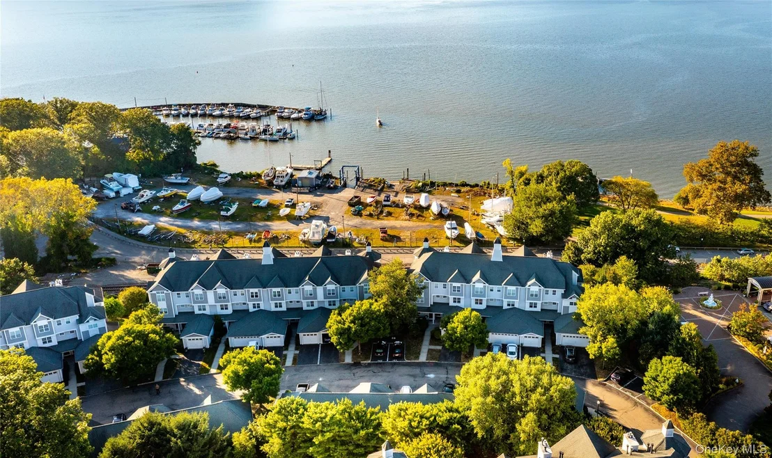 Photo of 214 Waterside Close