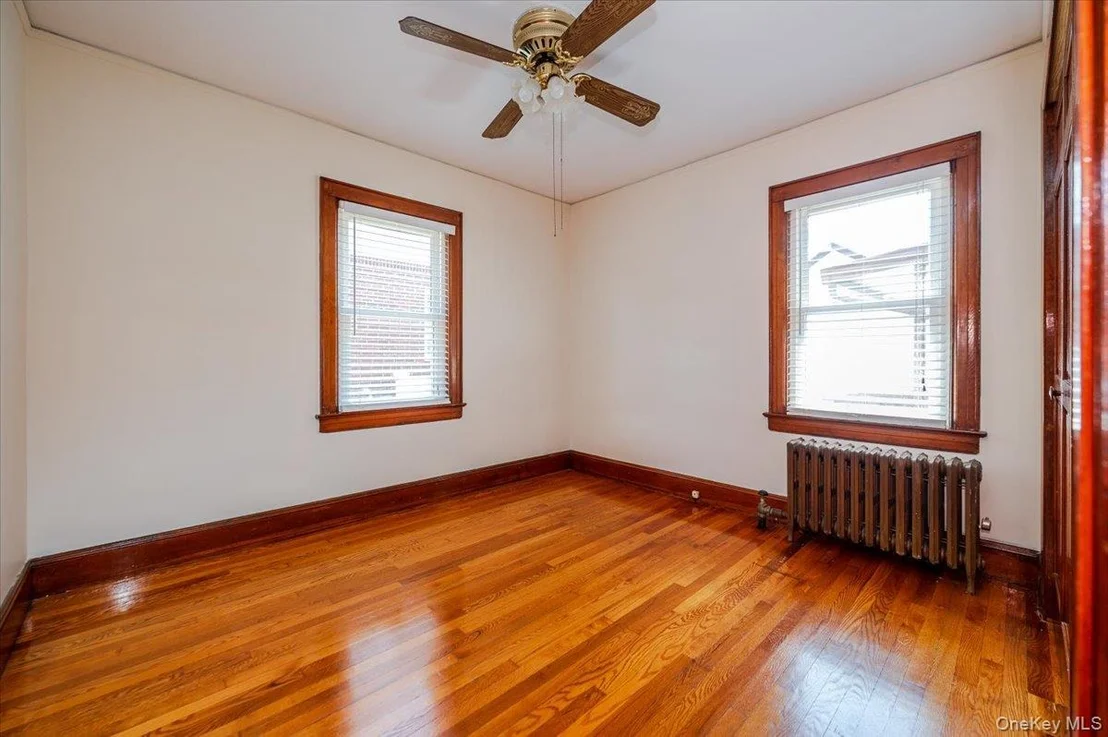Photo of 715 Iris Street