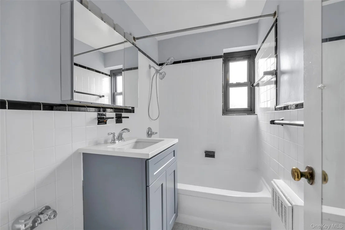 Photo of Unit 2L at 50 Brompton Road