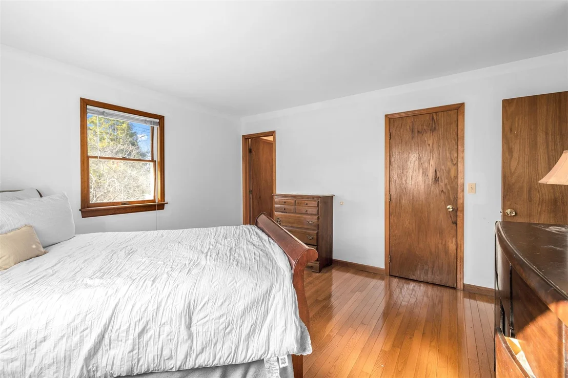 Photo of 33 Ireland Drive