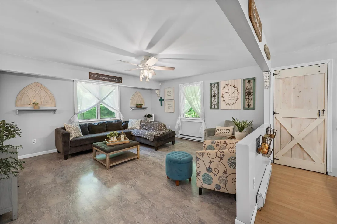 Photo of 307 Oak Lane