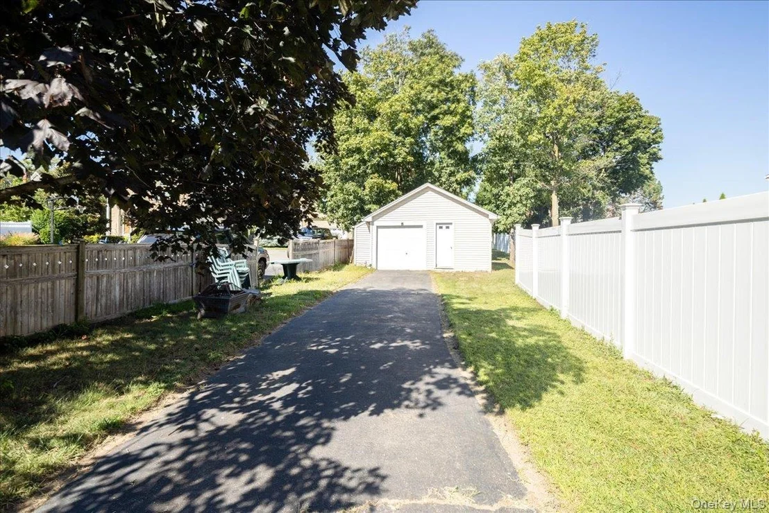 Photo of 404 Silver Lane
