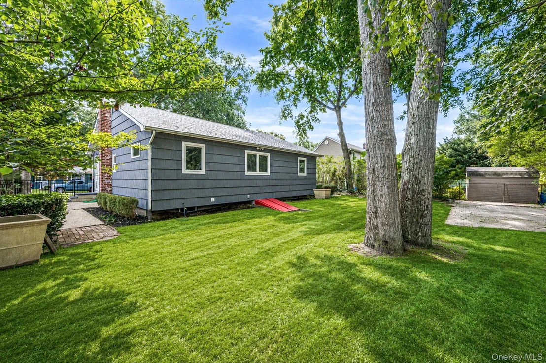 Photo of 194 Phyllis Drive