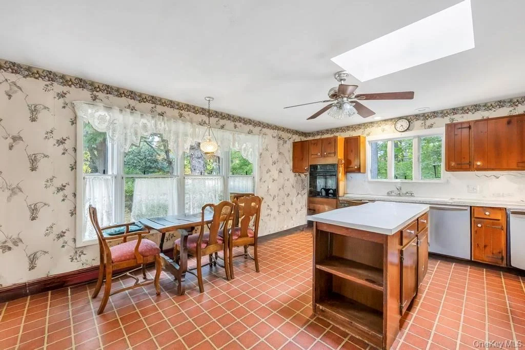 Photo of 89 Van Brunt Manor Road