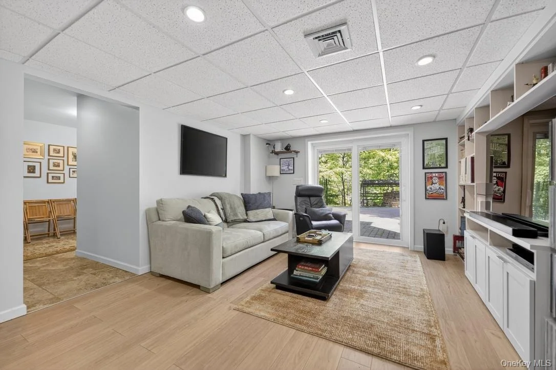 Photo of 305 Oak Lane