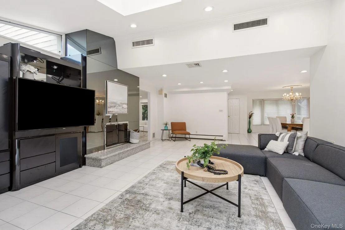 Photo of 74 Rockland Drive