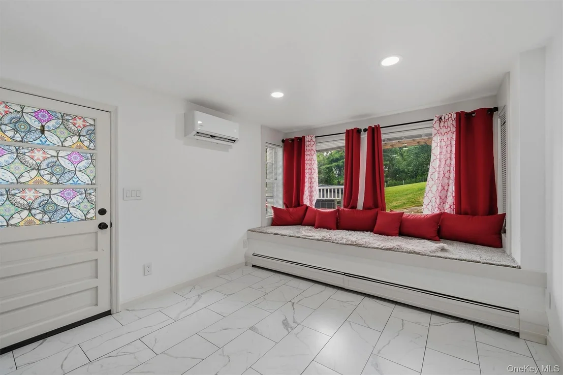 Photo of 412 Laroe Road