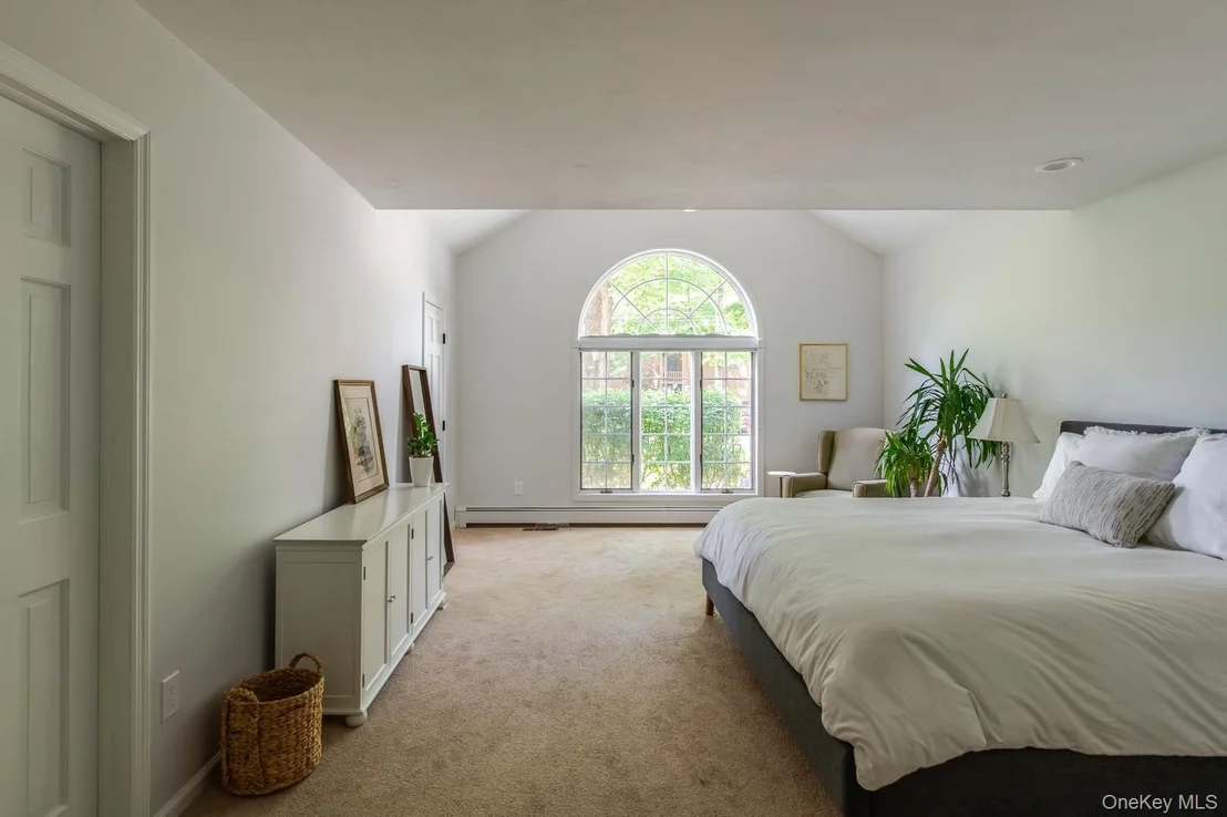 Photo of 44 Pleasant Ridge Drive