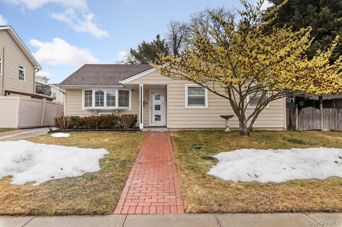 Photo of 22 Greenway Circle