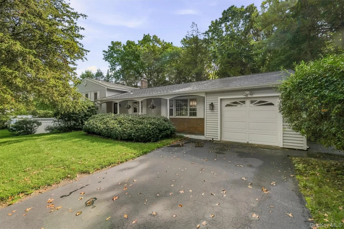 Photo of 10 Oak Bend Road
