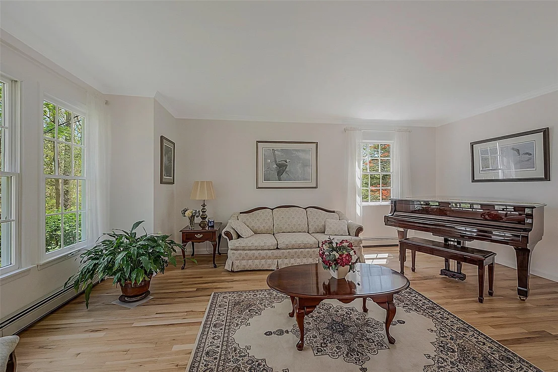 Photo of 19 Emerald Lane