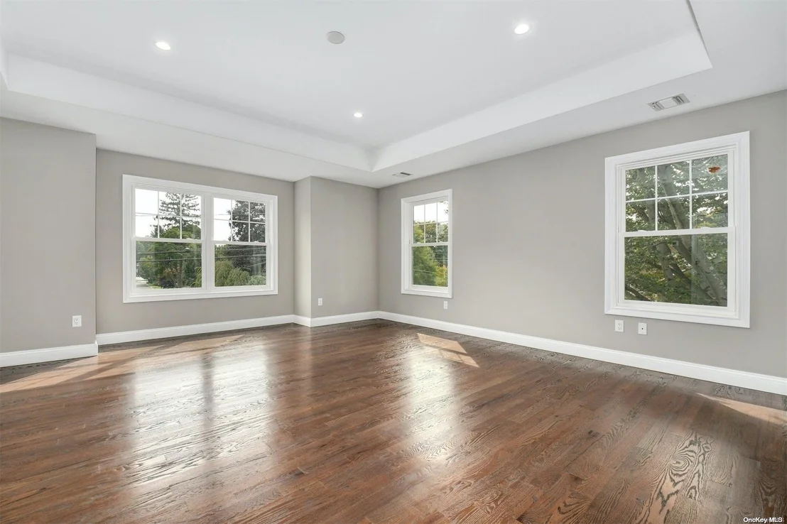 Photo of 56 Syosset Circle