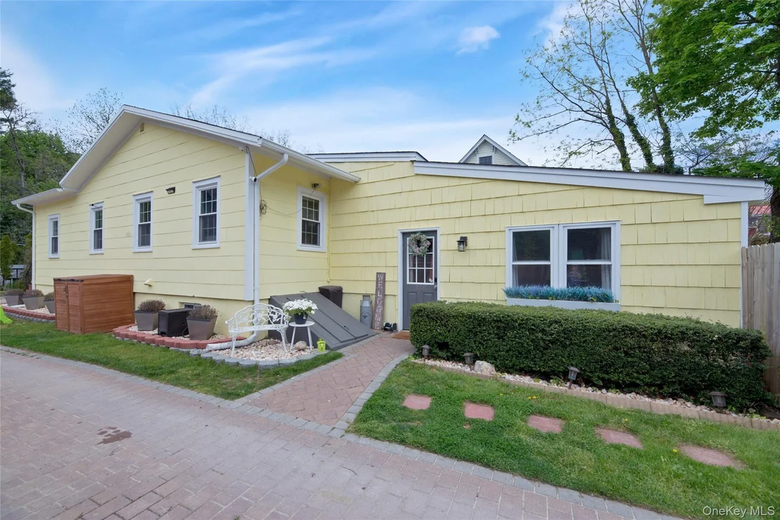 Photo of 338 & 340 Main Street
