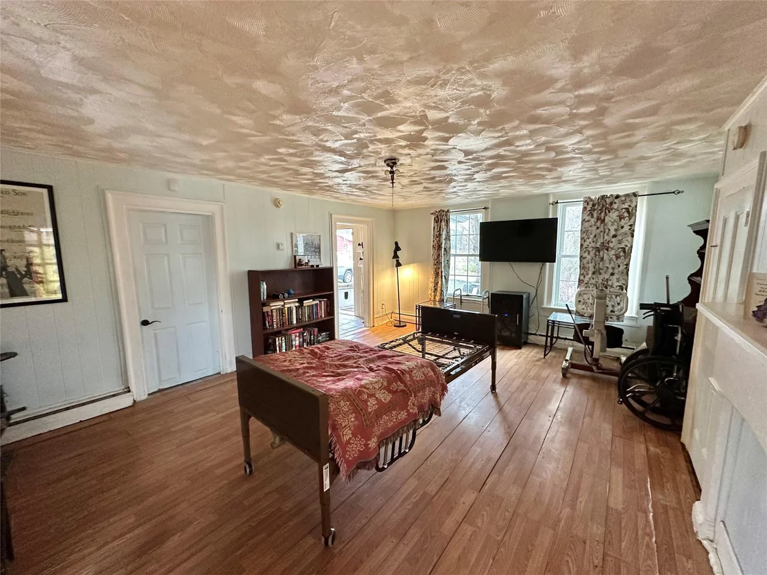 Photo of 43 Hoffman Road