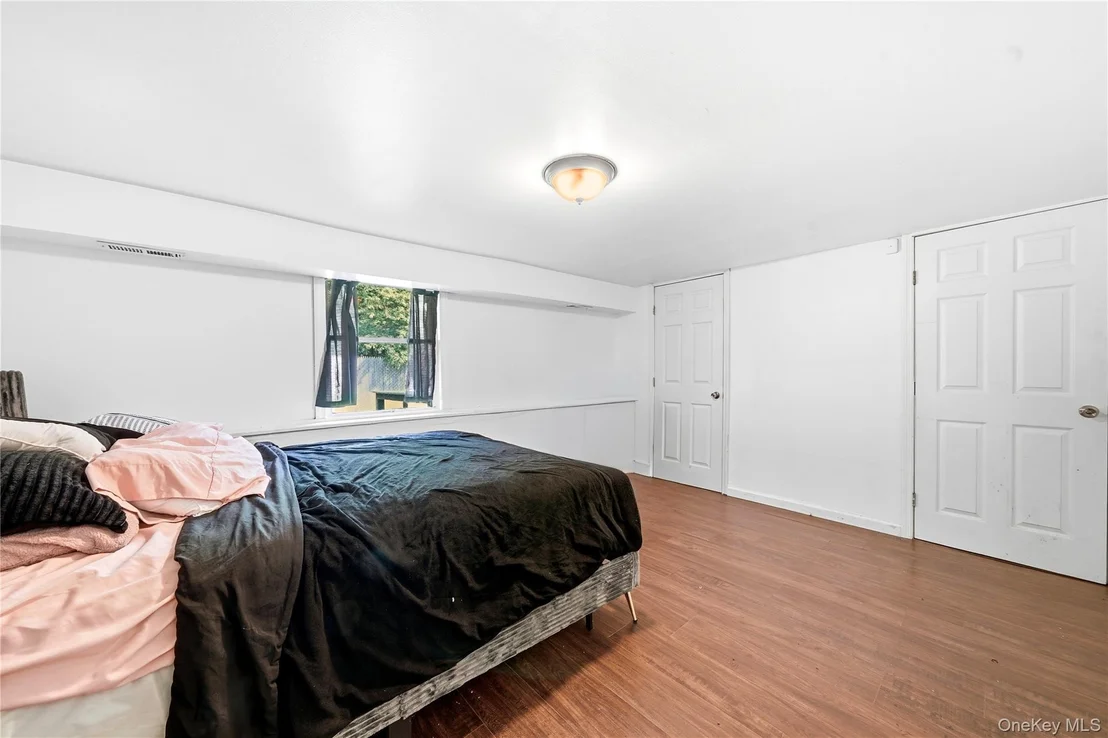 Photo of 949 Taylor Avenue