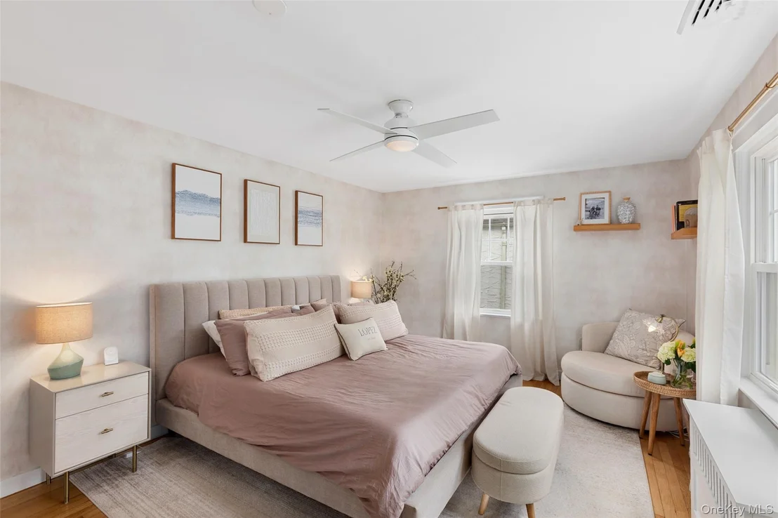Photo of 32 Central Parkway