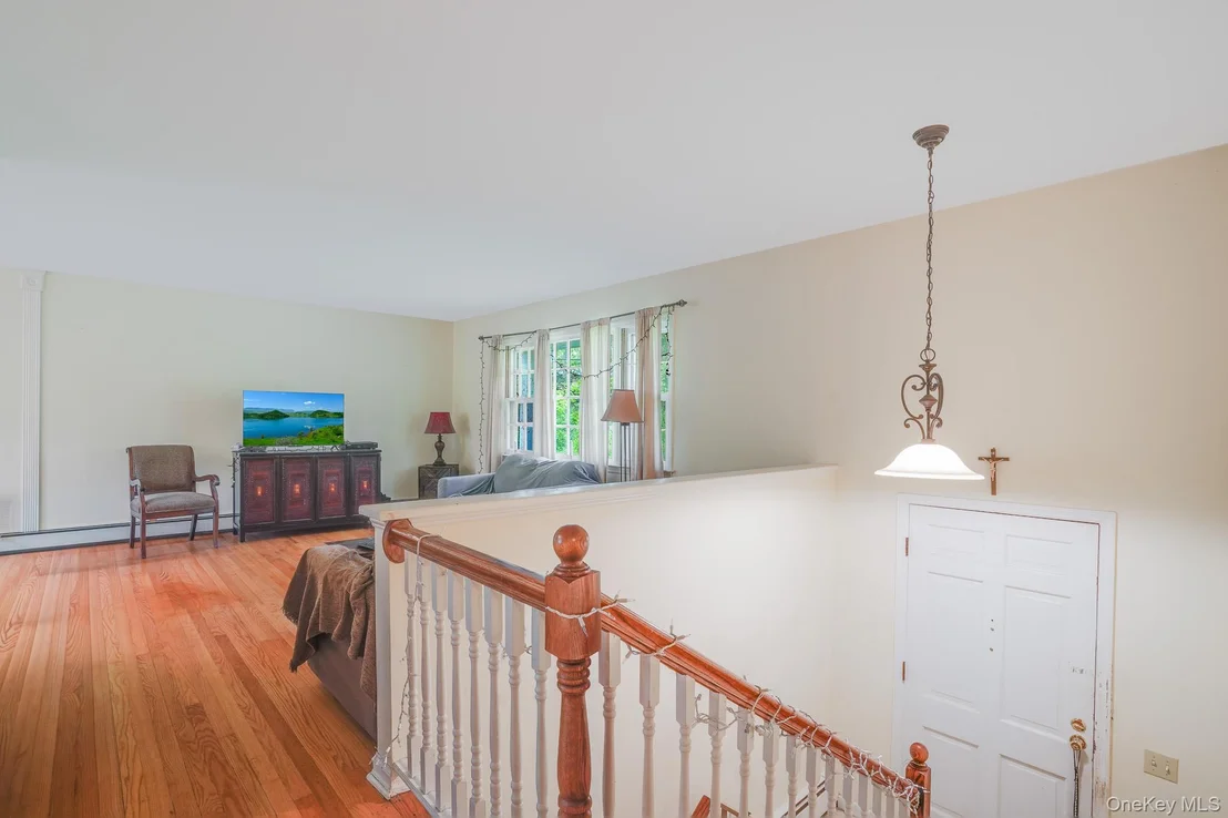 Photo of 82 Roosevelt Road