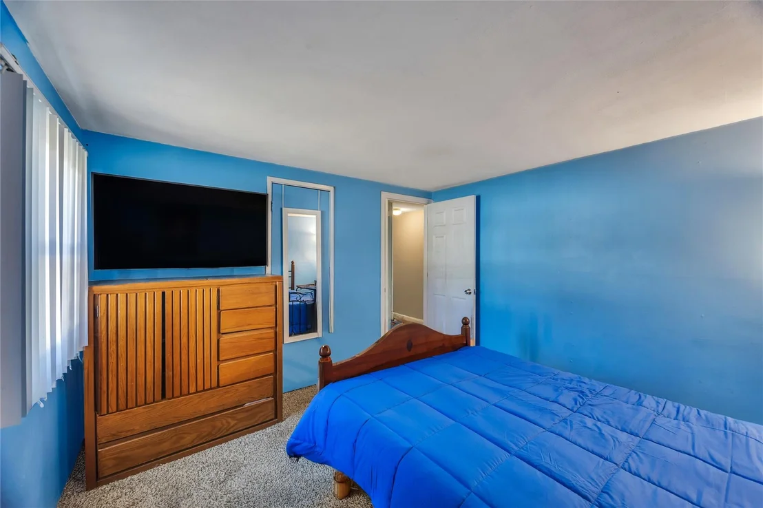 Photo of 41 Lakeside Drive
