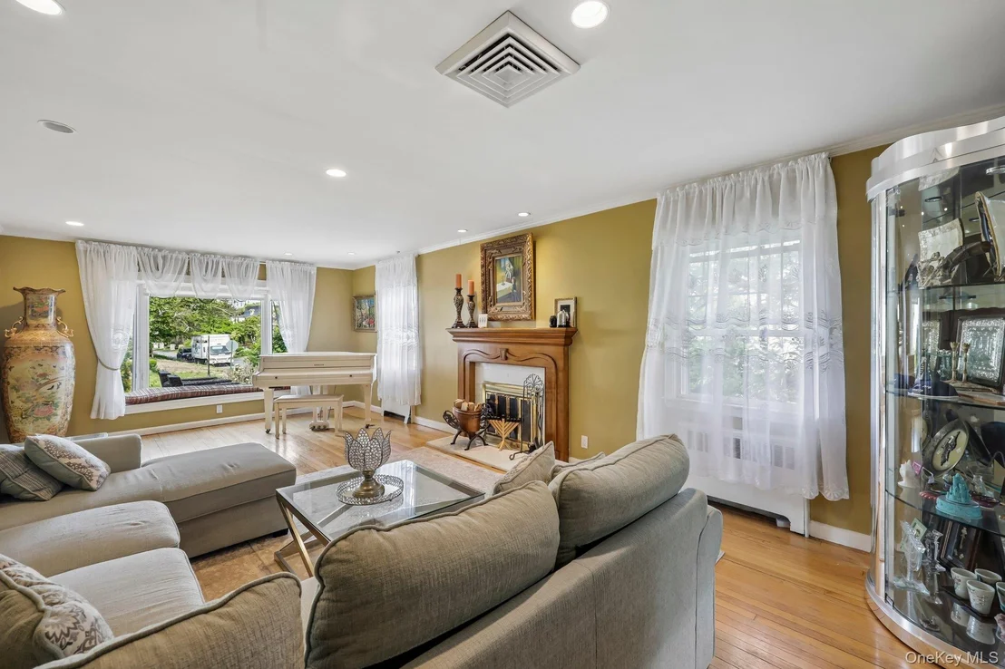 Photo of 1304 Harbor Road