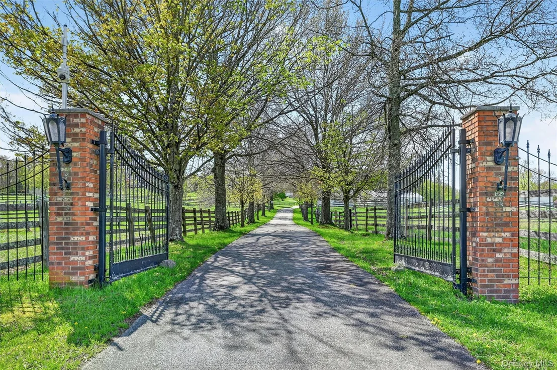 Photo of 285 Hill Road