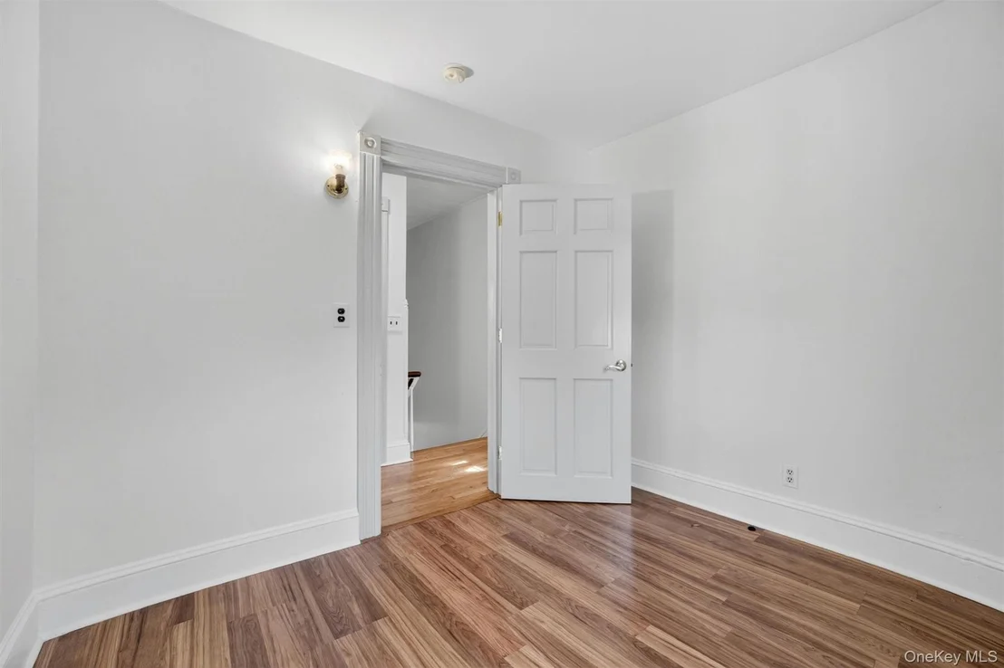 Photo of 33 Maurice Avenue