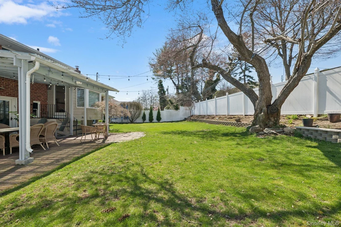 Photo of 15 Wayland Road