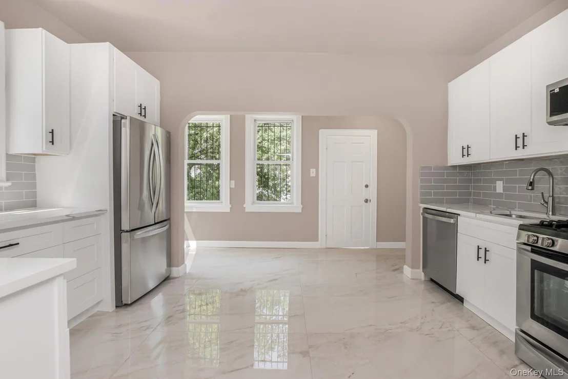 Photo of 427 Taylor Avenue