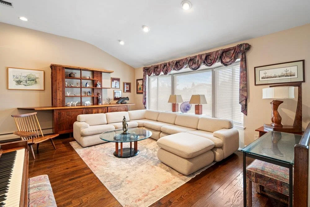 Photo of 30 Flower Lane