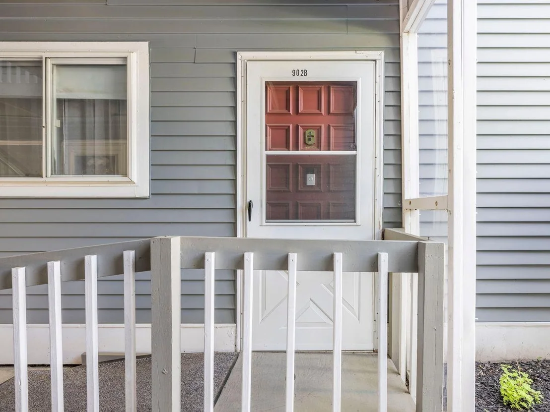 Photo of Unit B at 902 Commons Way