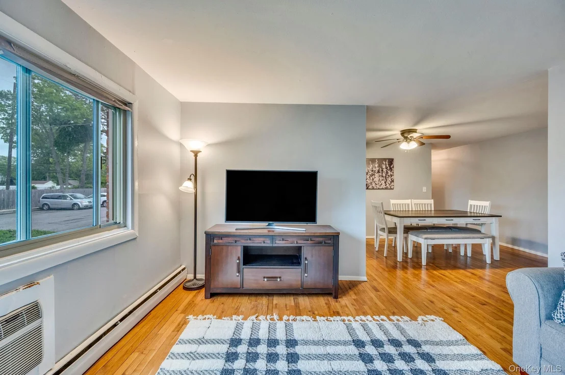 Photo of Unit 37A at 2453 Union Boulevard