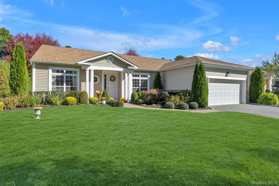 Photo of 39 Hamlet Woods Drive