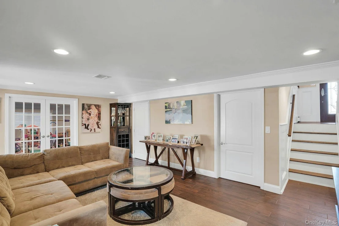Photo of 108 Hayrick Lane