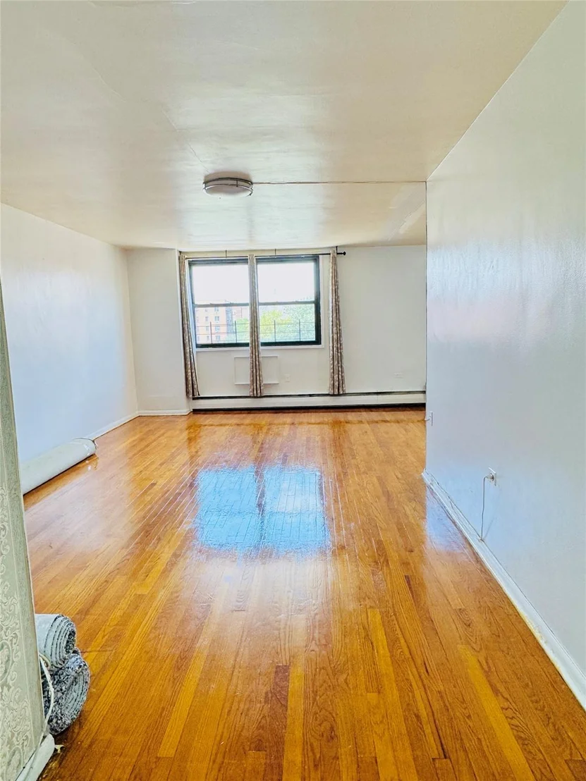 Photo of Unit 4E at 99-35 59 Avenue