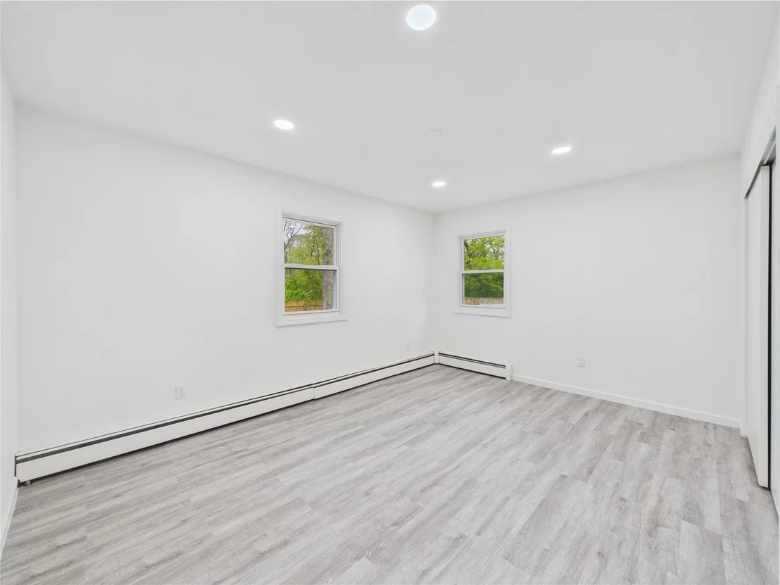 Photo of 170 Mastic Boulevard