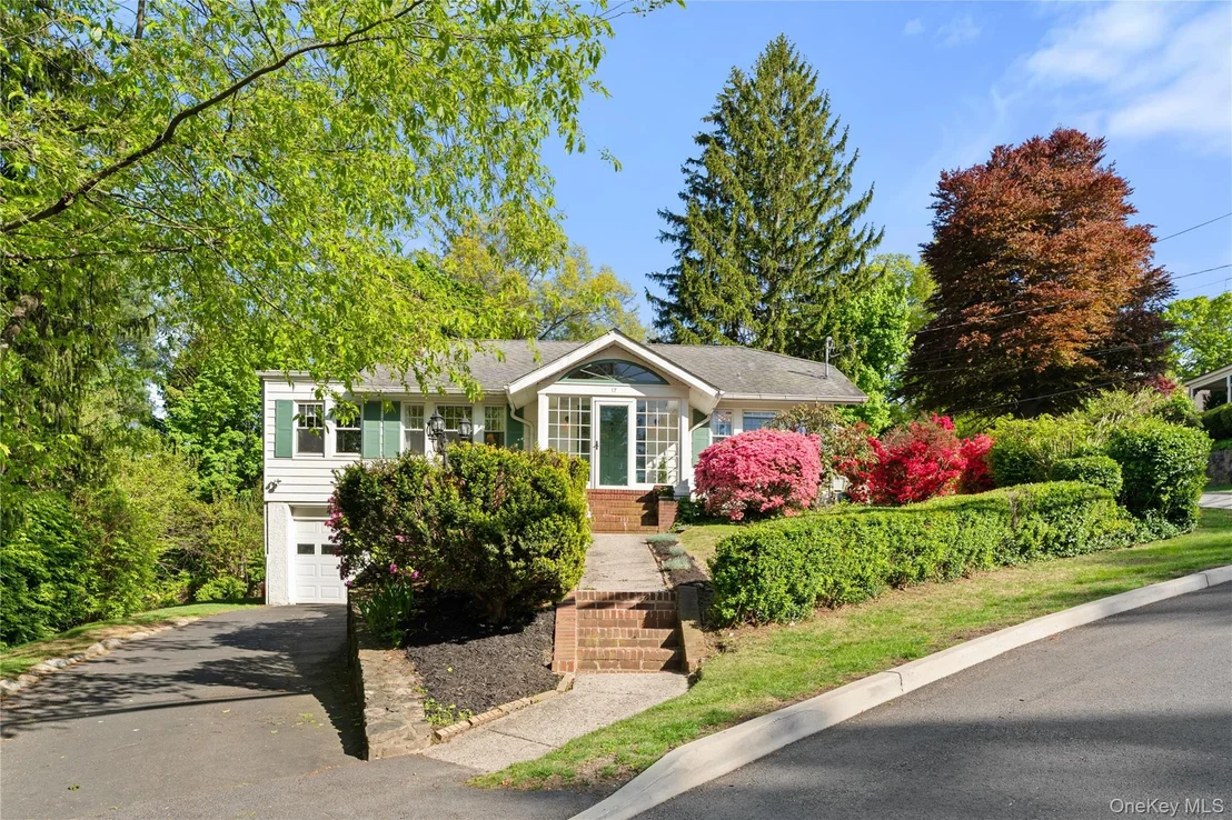 Photo of 17 Euclid Avenue