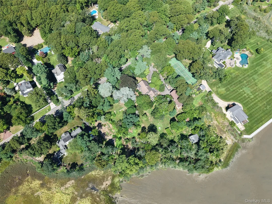 Photo of 75 Old Field Road