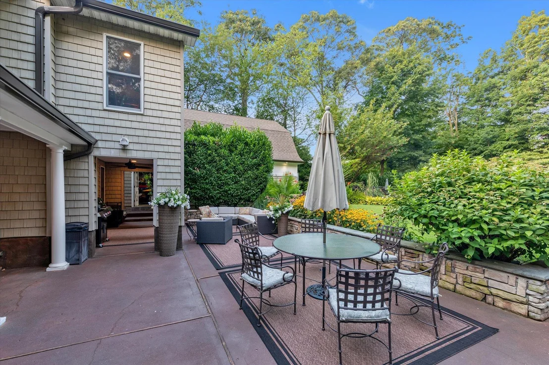 Photo of 76 Timberpoint Drive
