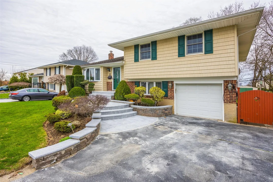 Photo of 28 Gates Avenue