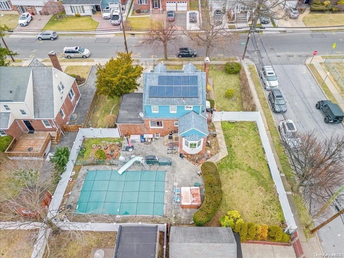 Photo of 589 Pinebrook Avenue