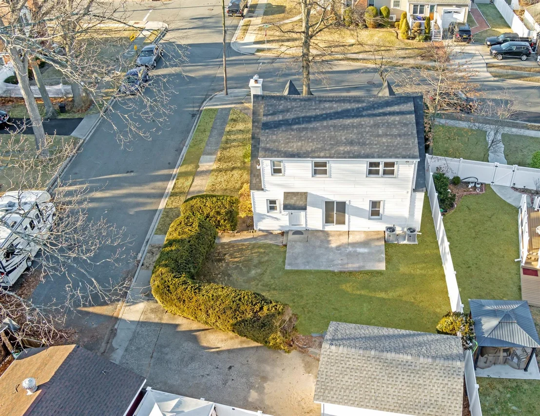 Photo of 916 Barth Drive
