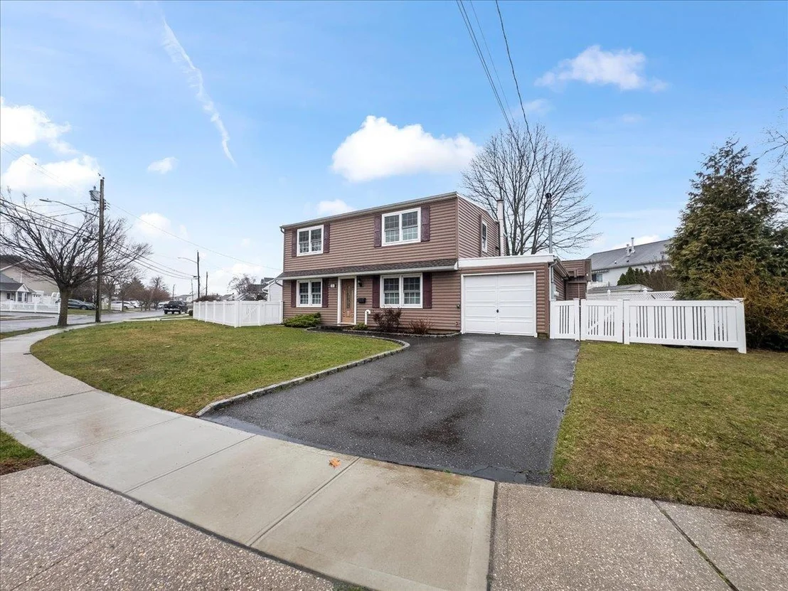 Photo of 23 Croyden Drive