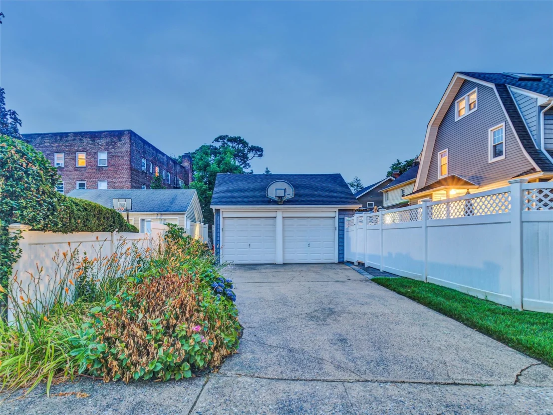 Photo of 108 Vincent Avenue