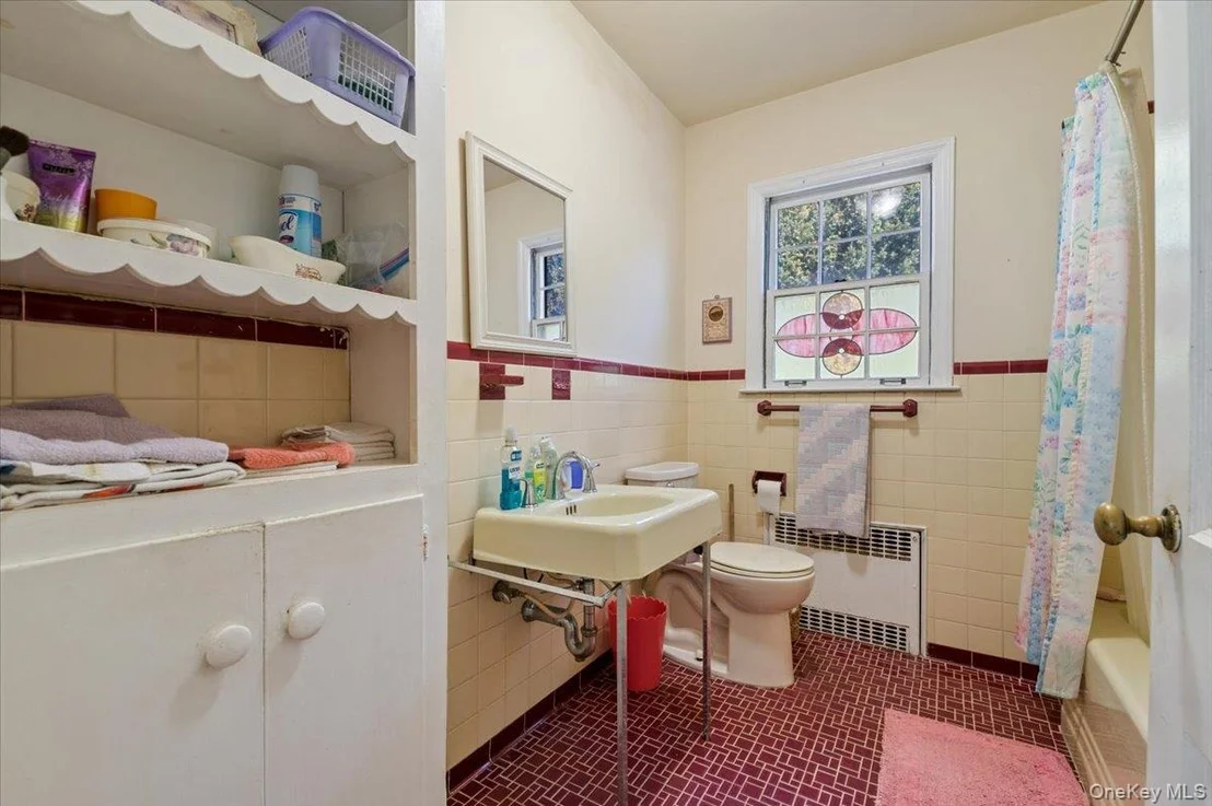 Photo of 12 Maple Avenue