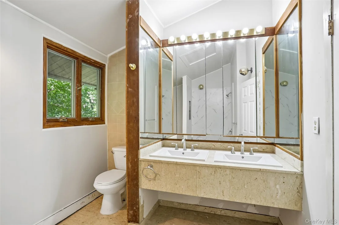 Photo of 951 Haverstraw Road