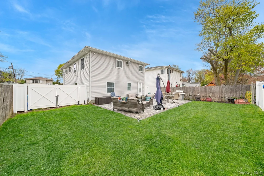 Photo of 827 Bermuda Road