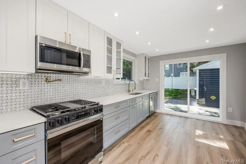 Photo of 335 Peninsula Boulevard
