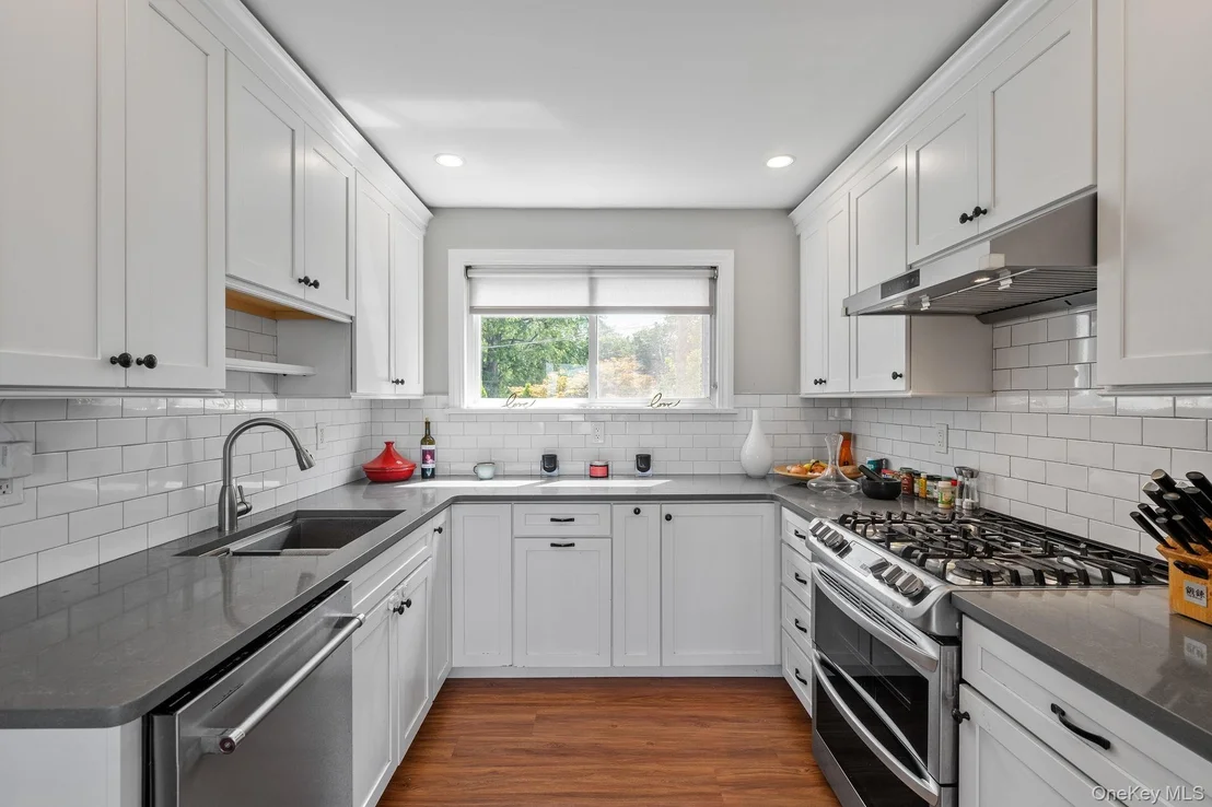 Photo of 12 Riverview Court