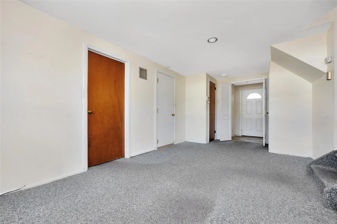 Photo of 2599 Phyllis Drive